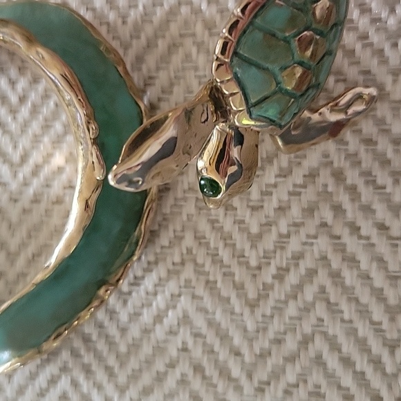 Anisa Stewart Wave Collection - Picture 7 of 7